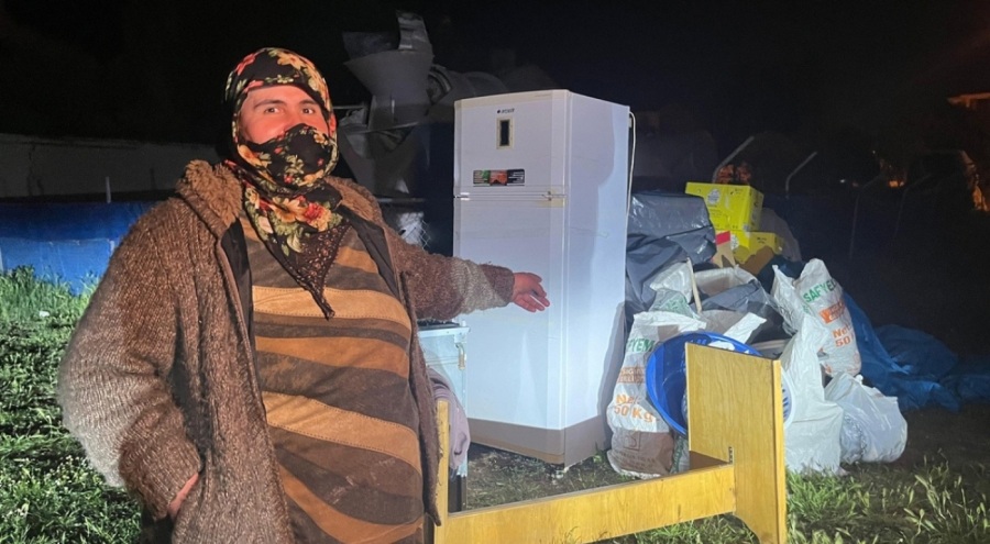 1500 liralık kirayı geciktiren 7 çocuklu aile sokağa atıldı