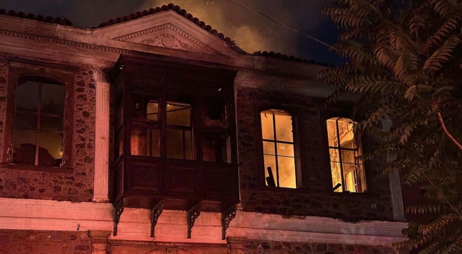 İzmir'de yanan tarihi konak, Atatürk'ün dini nikahını kıyan müftünün eviymiş