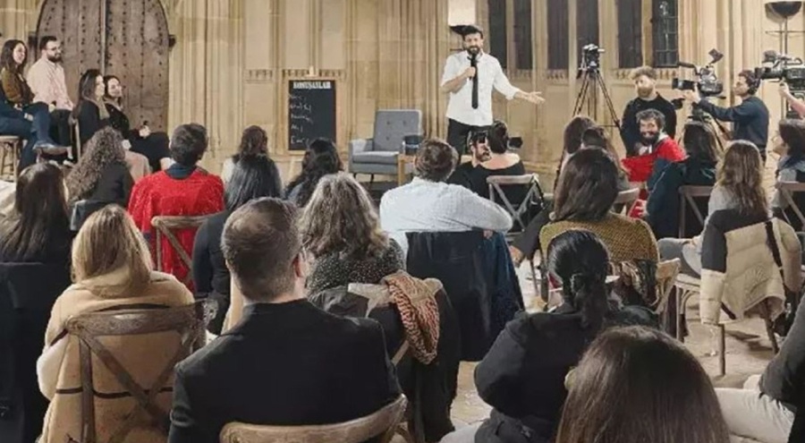 Hasan Can Kaya, Oxford'u kahkahaya boğdu!