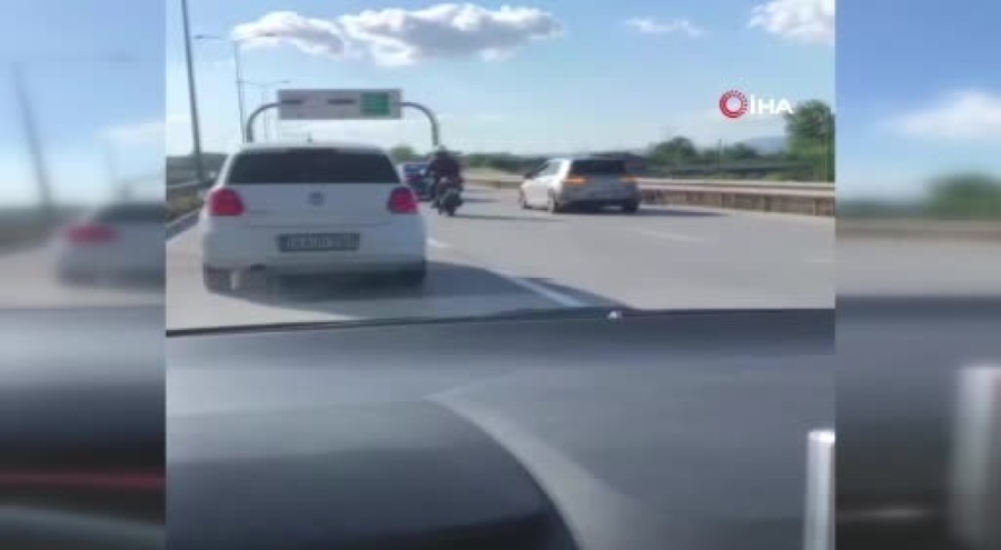 Bursa'da yolu kapatan düğün konvoyu çileden çıkarttı