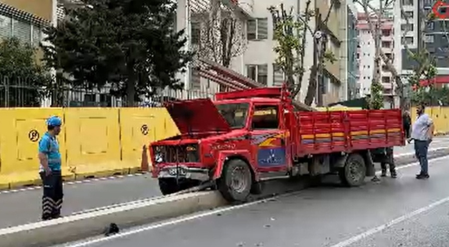 Freni patlayan kamyonet dehşet saçtı!