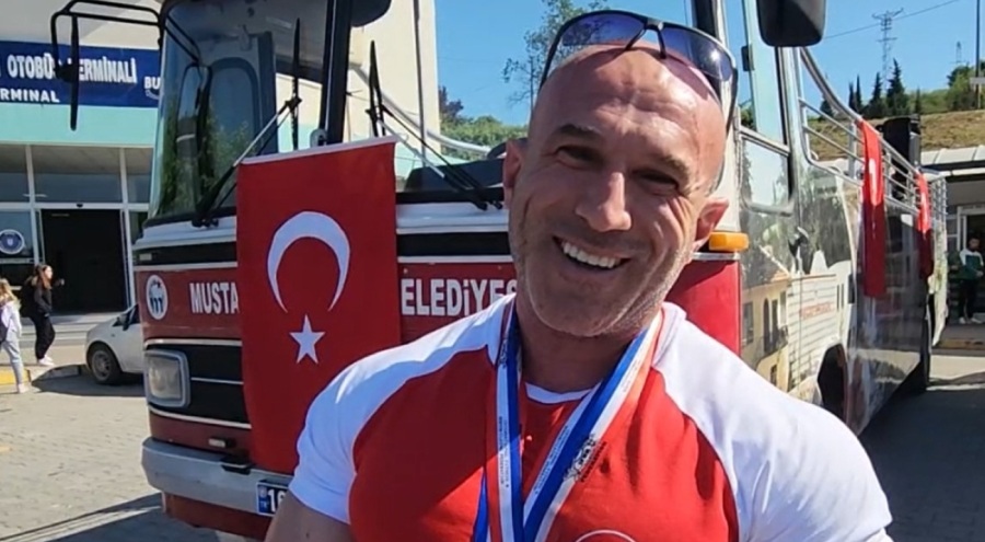 Bursa'da milli sporcu zabıta amiri, vücut geliştirmede Avrupa Şampiyonu oldu