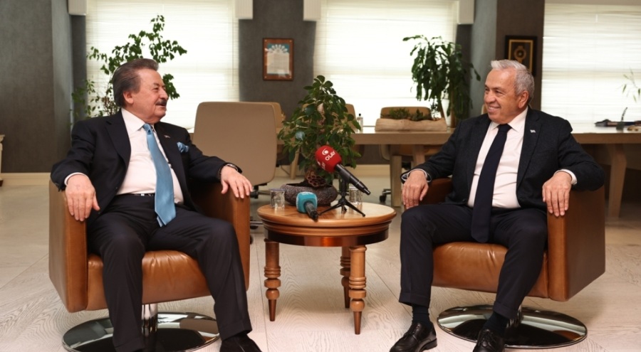 Devlet eski Bakanı ve iş insanı Cavit Çağlar'dan  Nilüfer Belediye Başkanı Özdemir'e tebrik ziyareti