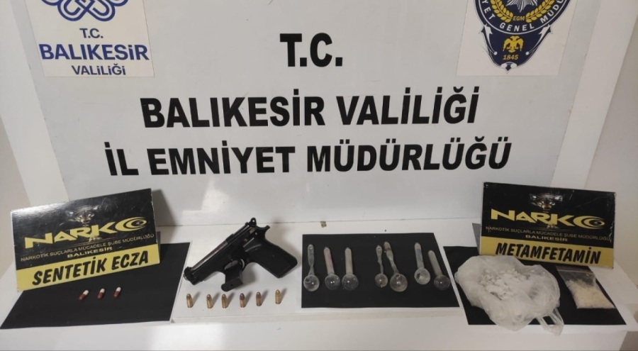 Uyuşturucu taciri 5 şahsa gözaltı