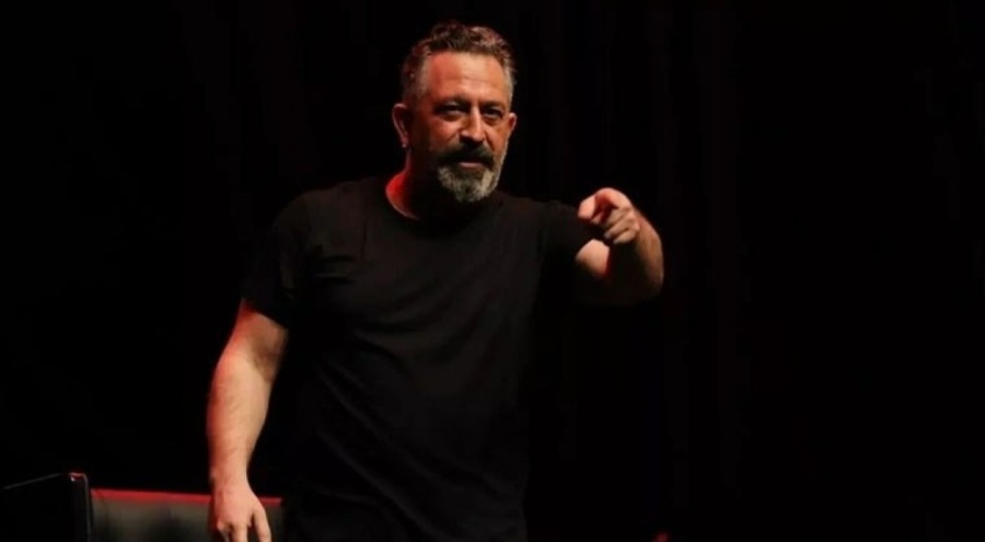 Komedyen Cem Yılmaz sahneyi terk etti