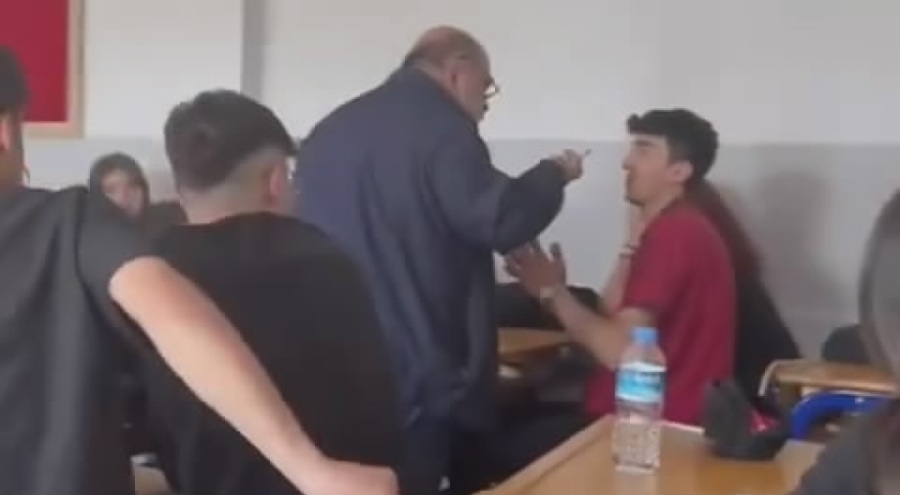 Bursa'da lisede öğretmene saygısızlık kamerada