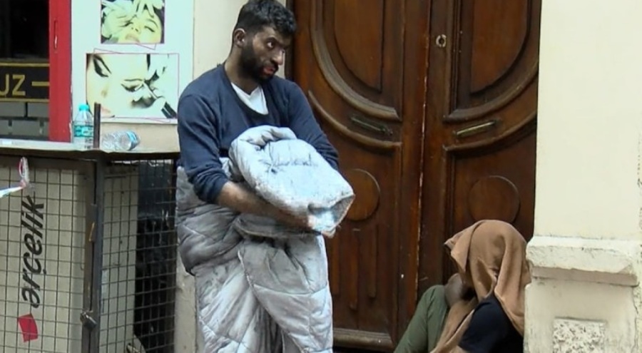 Beyoğlu'nda apart otelde yangın çıktı