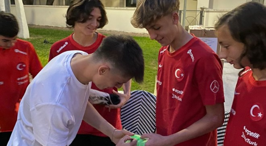 Arda Güler'den, İspanya kampındaki 14 Yaş Altı Milli Futbol Takımı'na ziyaret