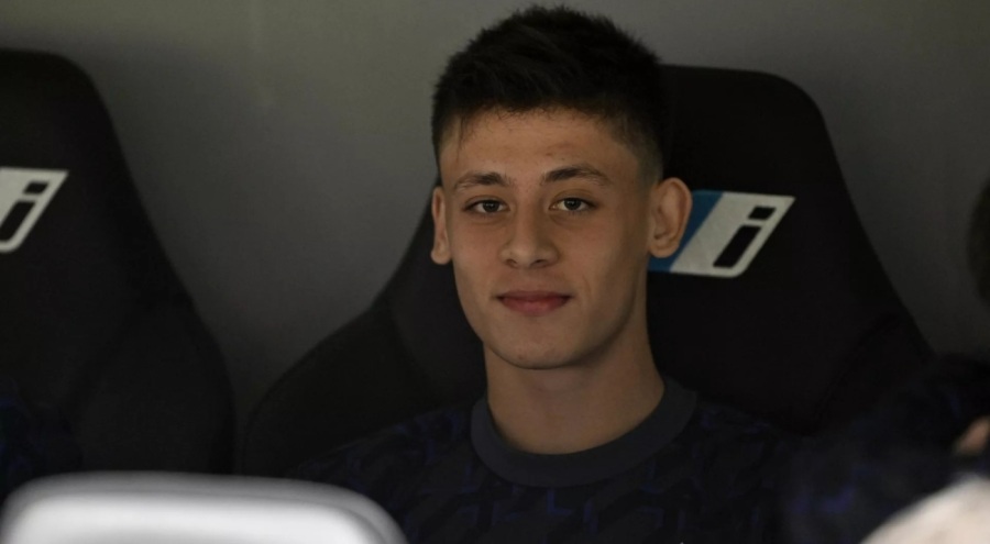 Real Madrid, kulüp başkanının Arda Güler'i tebrik ettiği görüntüleri paylaştı