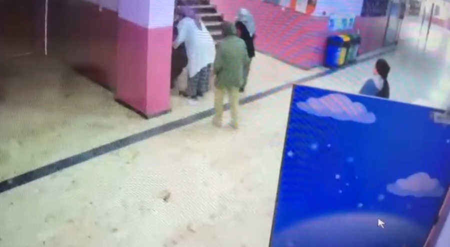 Sinirlenen veli okulu birbirine kattı