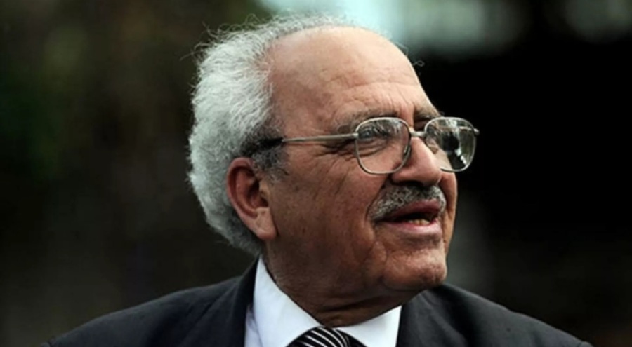 Sezai Karakoç'un Mona Roza'sı Karakoç'un mezarını ziyaret etti