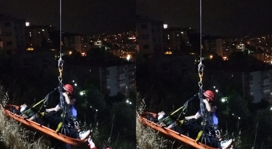 Yamaçtan düşen çocuk, vinçle kurtarıldı