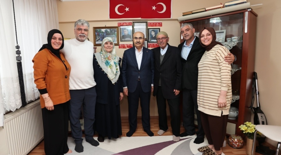 Bursa Valisi Demirtaş'tan şehit annelerine ''Anneler Günü" ziyareti