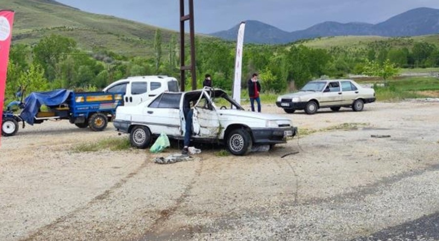 Otomobil takla attı: 2 kişi yaralandı