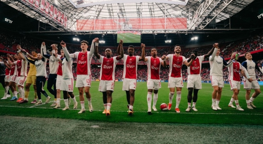 Ajax, sahasında karşılaştığı Almere City'yi mağlup etti