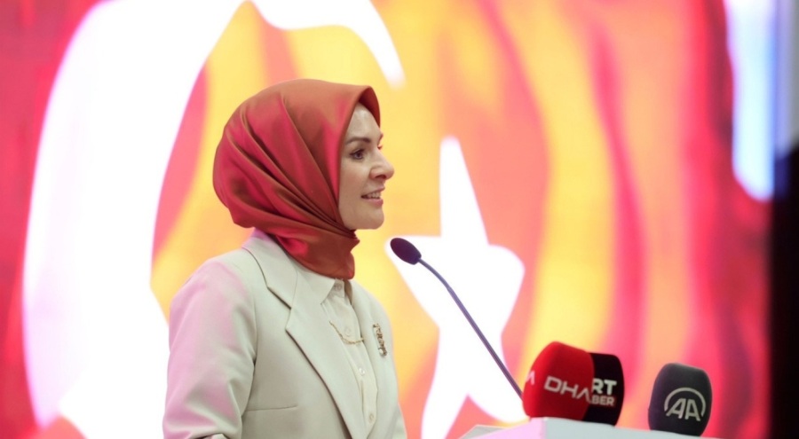 Bakan Göktaş'tan Beşiktaş'a "Şeref Tribünü" teşekkürü