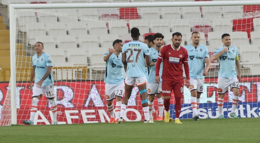 Başakşehir, Sivasspor deplasmanında galip!