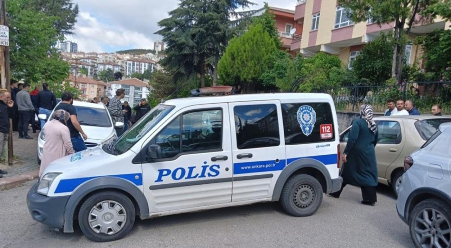 Eşini ve 2 çocuğunu vurduktan sonra intihar etti