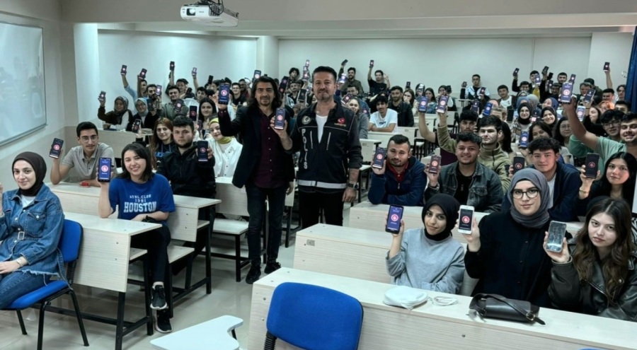 Bursa'da Narkotik Şube Müdürlüğü, binlerce kişiyi bilgilendirdi