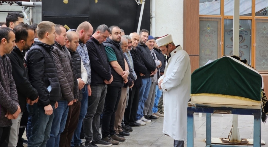Bursa'da kaza kurşunuyla hayatını kaybeden 9 yaşındaki Miraç son yolculuğuna uğurlandı
