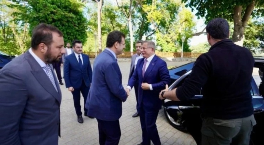 Ahmet Davutoğlu, İBB Başkanı Ekrem İmamoğlu'nu ziyaret etti