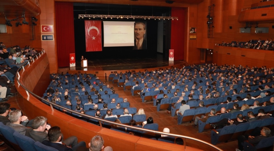 Bursa'daki okul müdürlerine yeni müfredat tanıtıldı