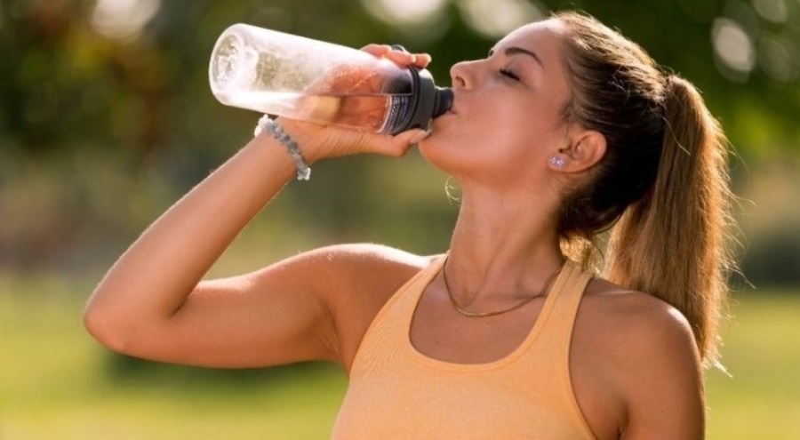 Su şişeniz lavabonuzdan daha mikroplu olabilir