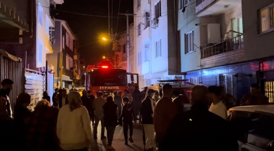 Bursa'daki apartman yangınında 4 kişi dumandan etkilendi