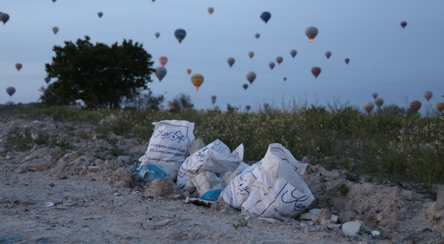 İnsanlar peribacalarını değil, molozları ve çöpleri izliyor