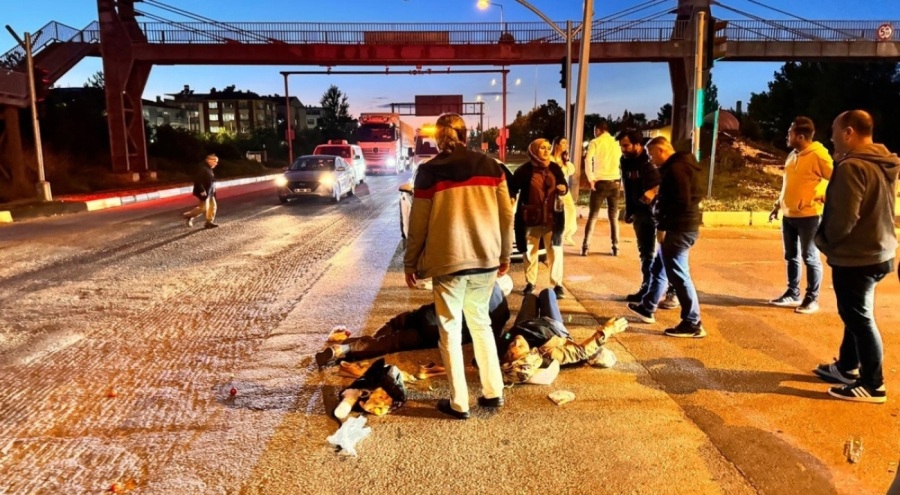 Futbolcu eşinin kullandığı araç yayalara çarptı!