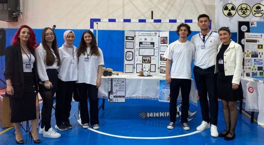 Bursa Şehit Komando Er Samet Saraç Anadolu Lisesi'nde bilim şenliği düzenlendi