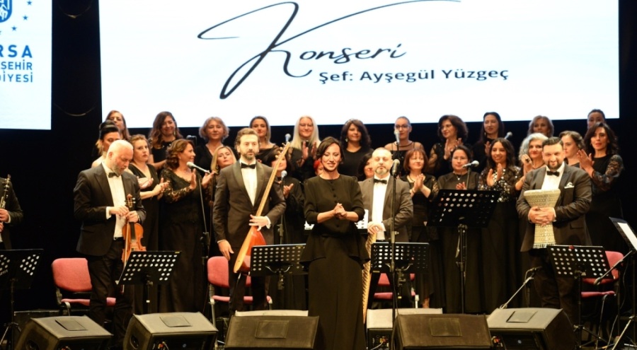 Kadınlar Korosundan 'Anneler Günü' konseri düzenlendi