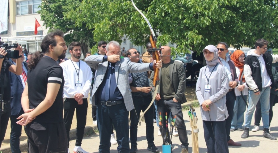 BUÜ Spor Festivali renkli görüntülere sahne oldu