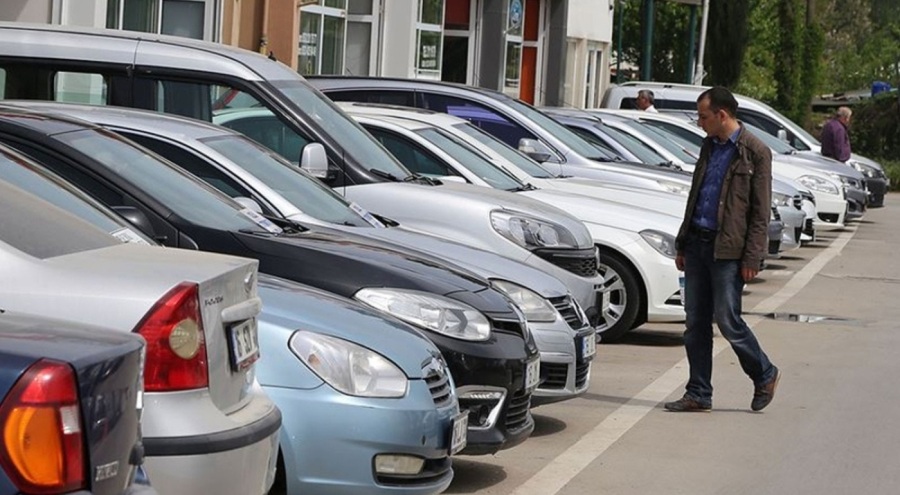 İkinci el online oto pazarında satışlar nisanda azaldı