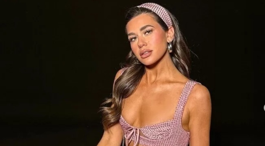 Sibil Çetinkaya Cannes tarzıyla sosyal medyanın diline düştü