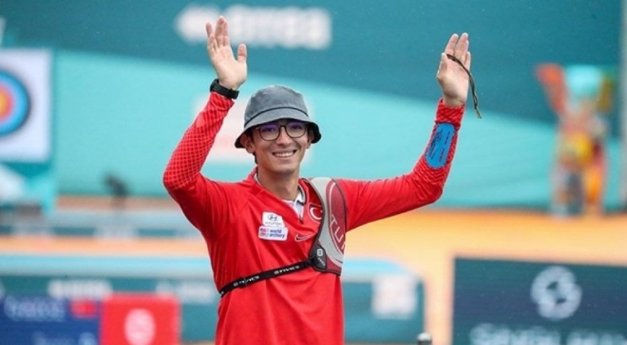 Milli sporcu Mete Gazoz koleksiyonuna 7 yılda 50 madalya ekledi