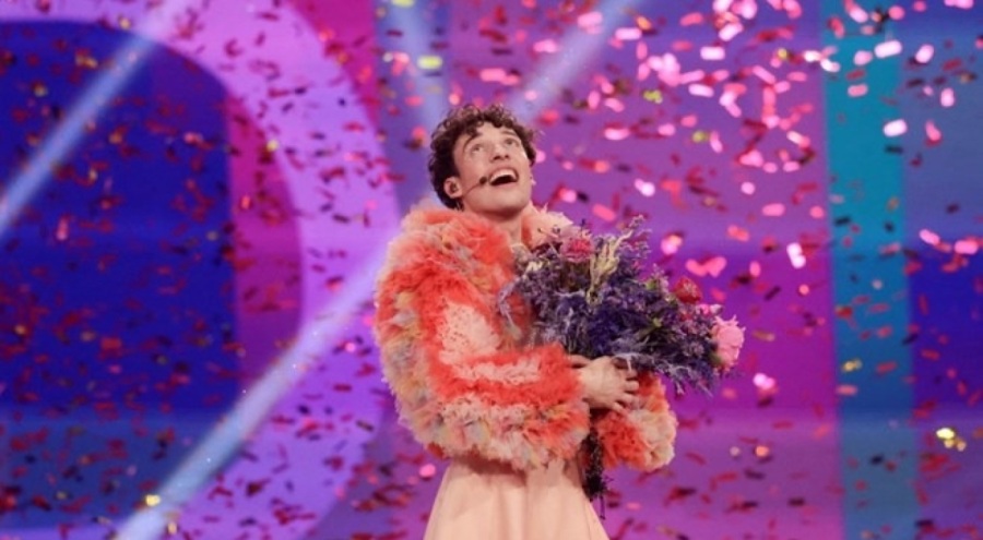Eurovision galibi Nemo İsviçre'yi "üçüncü cinsiyeti" tanımaya çağırdı
