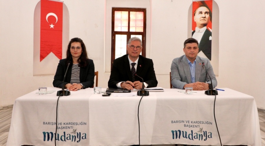 Mudanya Belediyesi Meclis Toplantısı'nda Kapalı Pazar Yeri'nin yeniden açılması kabul edildi