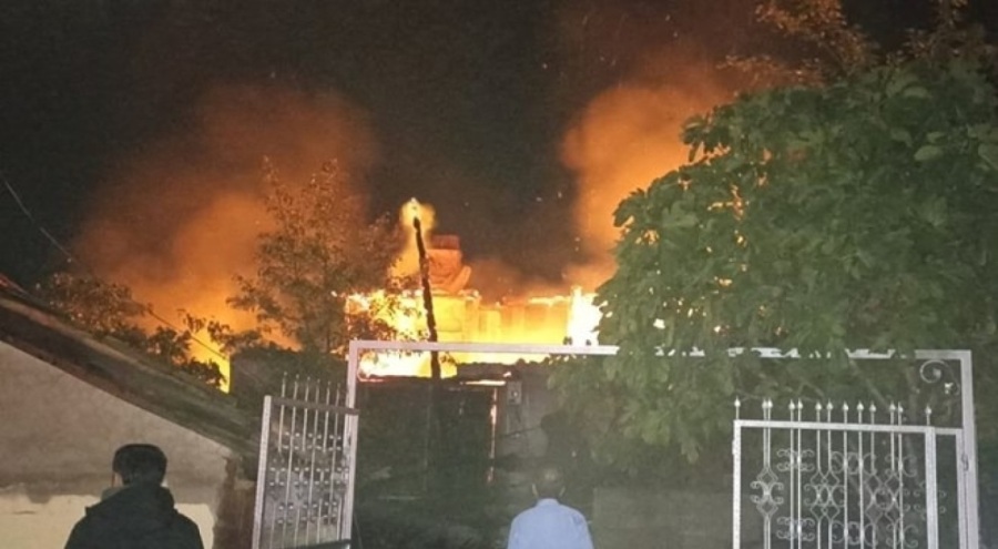 2 katlı ev alevlere teslim oldu