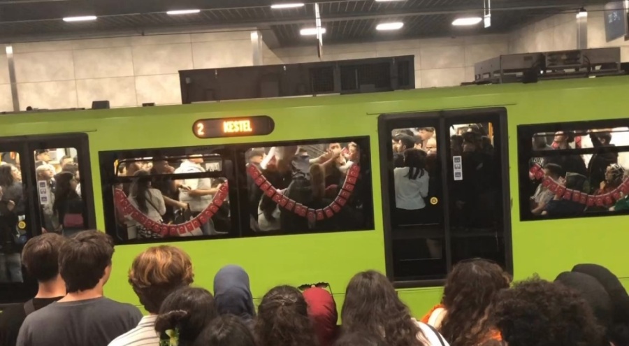 Bursa'da metro vagonunu ringe çevirdiler