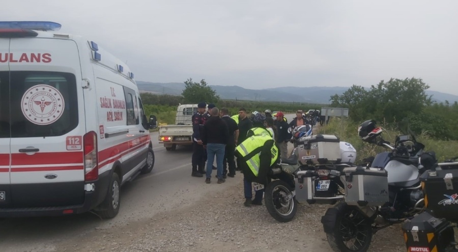 Bursa'da virajı alamayan motosiklet su kanalına çarptı