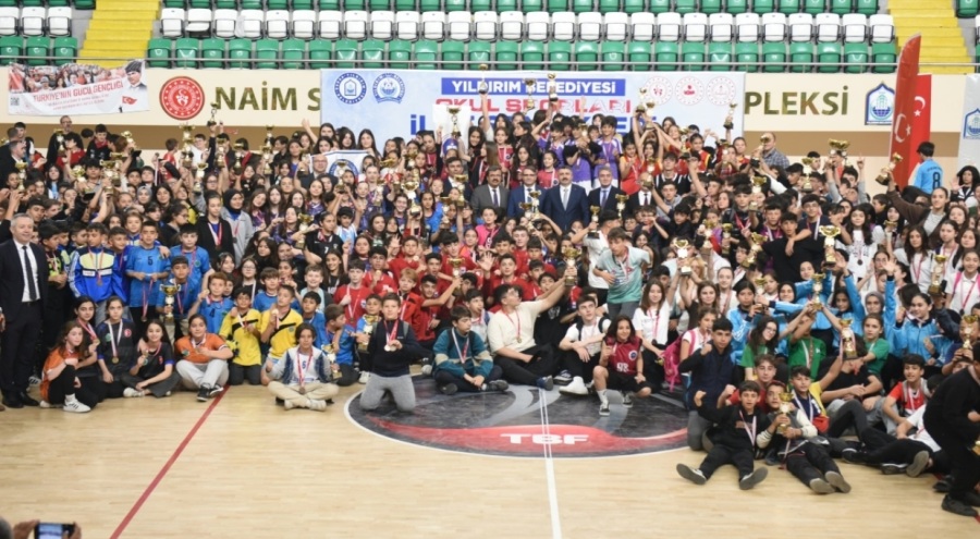 Yıldırım'da okul sporları ilçe şenlikleri sona erdi