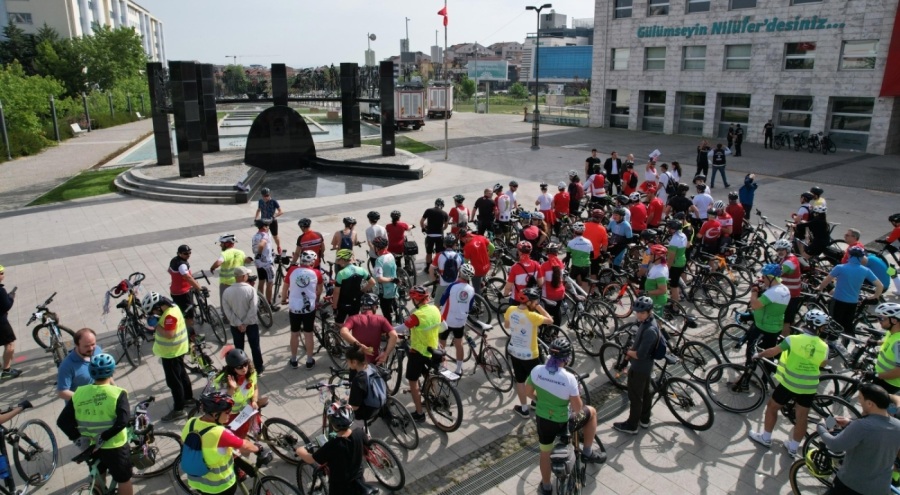 Nilüfer'de bisiklet tutkunları 19 Mayıs için pedalladı