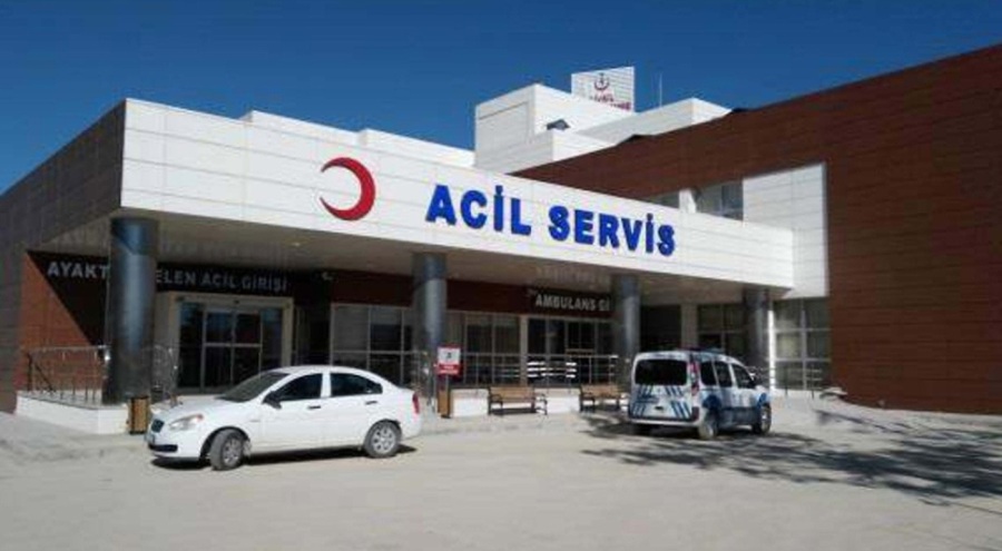 70 öğrenci zehirlenme şüphesiyle hastaneye kaldırıldı