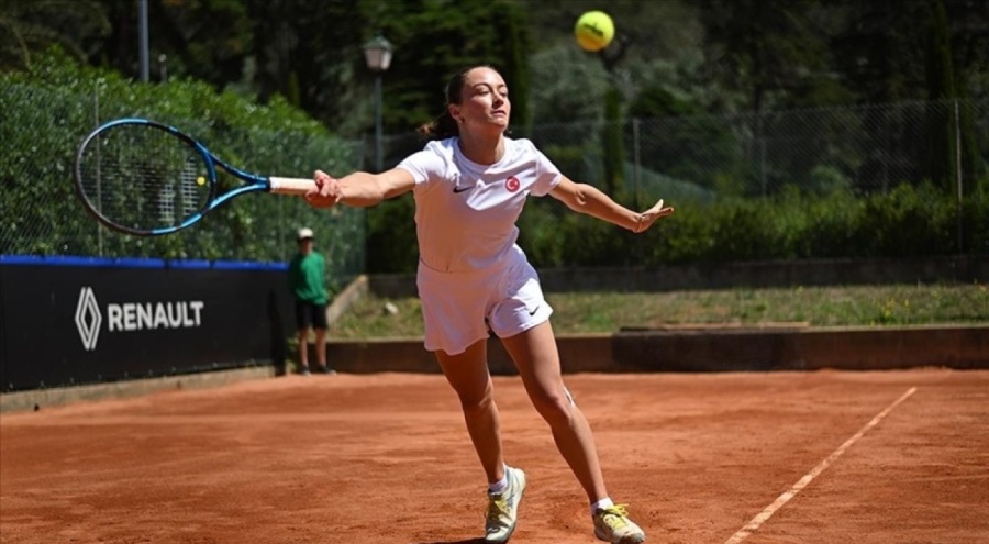 Milli tenisçi Zeynep Sönmez, Fransa Açık elemelerinde 2. tura yükseldi