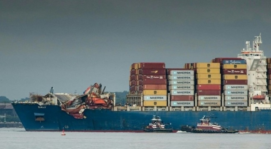 ABD'de köprüyü yıkan geminin enkazdan çıkarıldığı aktarıldı