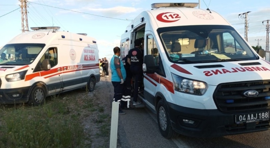 Araç şarampole devrildi! Çok sayıda yaralı