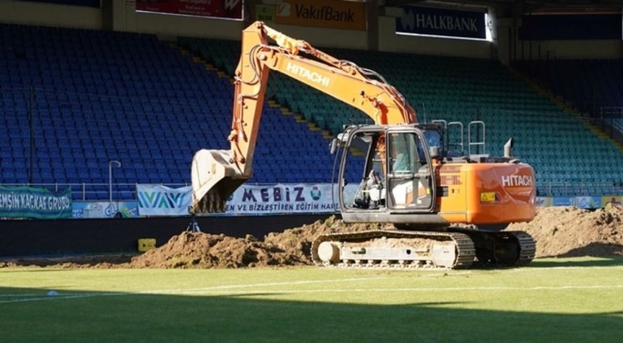 Süper Lig ekibi Çaykur Rizespor'un stat zemini yenileniyor