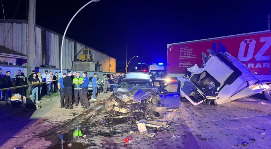 Otomobil ile tır çarpıştı: 6 yaralı