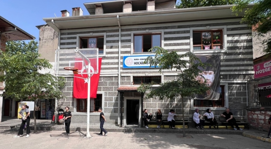 Bursa'daki bu okulda, deprem ve afetler dışında 556 yıldır kesintisiz eğitim veriliyor